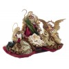 Belén navideño Misterio Sagrada Familia con Ángel de la Guarda textil y resina granate, beige y dorado 30,5x20x38h cm Medidas